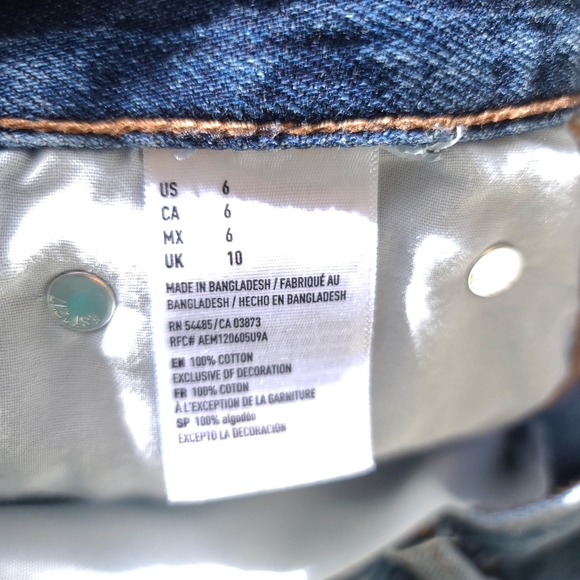 AMERICAN EAGLE Mom Shorts Floral Embroidered - Picture 10 of 11